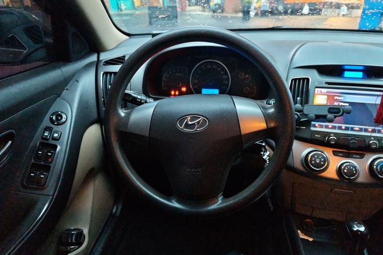 Used Hyundai Celesta 2011 1.6L Automatic Comfort Edition Steering Wheel