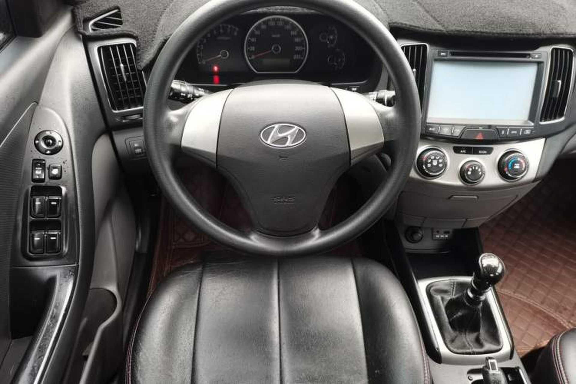 Used Hyundai Celesta 2011 1.6L Manual Luxury Model Steering Wheel
