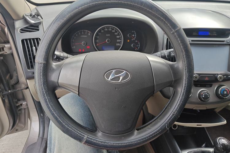 Used Hyundai Celesta 2011 1.6L Manual Comfort Edition Steering Wheel