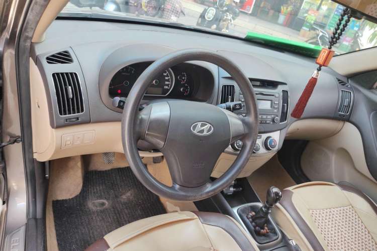 Used Hyundai Celesta 2011 1.6L Manual Luxury Model Steering Wheel