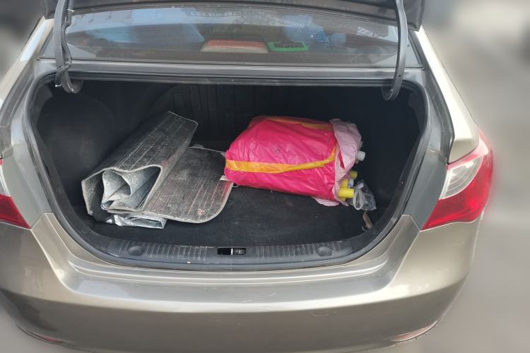 Used Hyundai Celesta 2011 1.6L Manual Comfort Edition Trunk