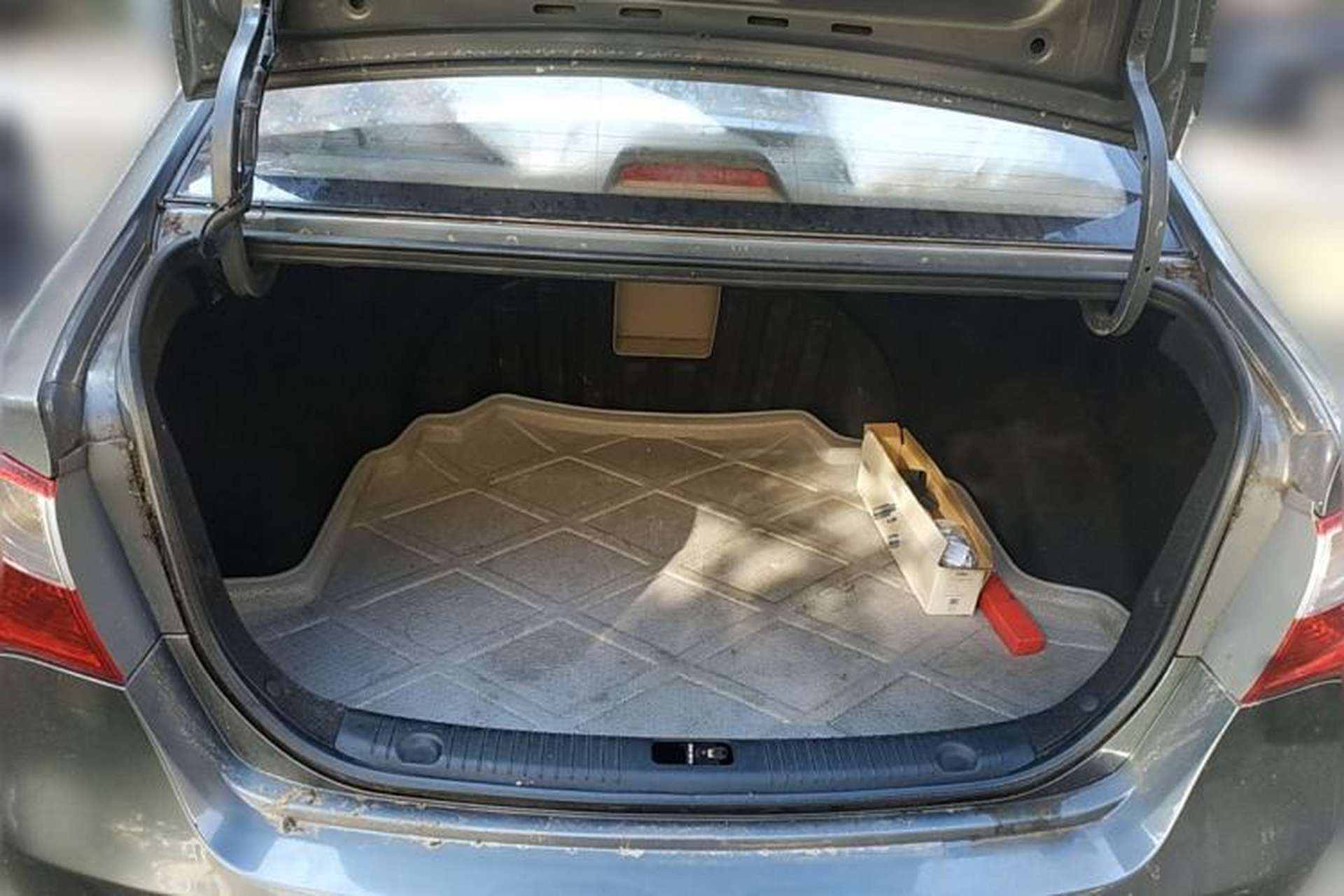 Used Hyundai Celesta 2011 1.6L Automatic Luxury Version Trunk