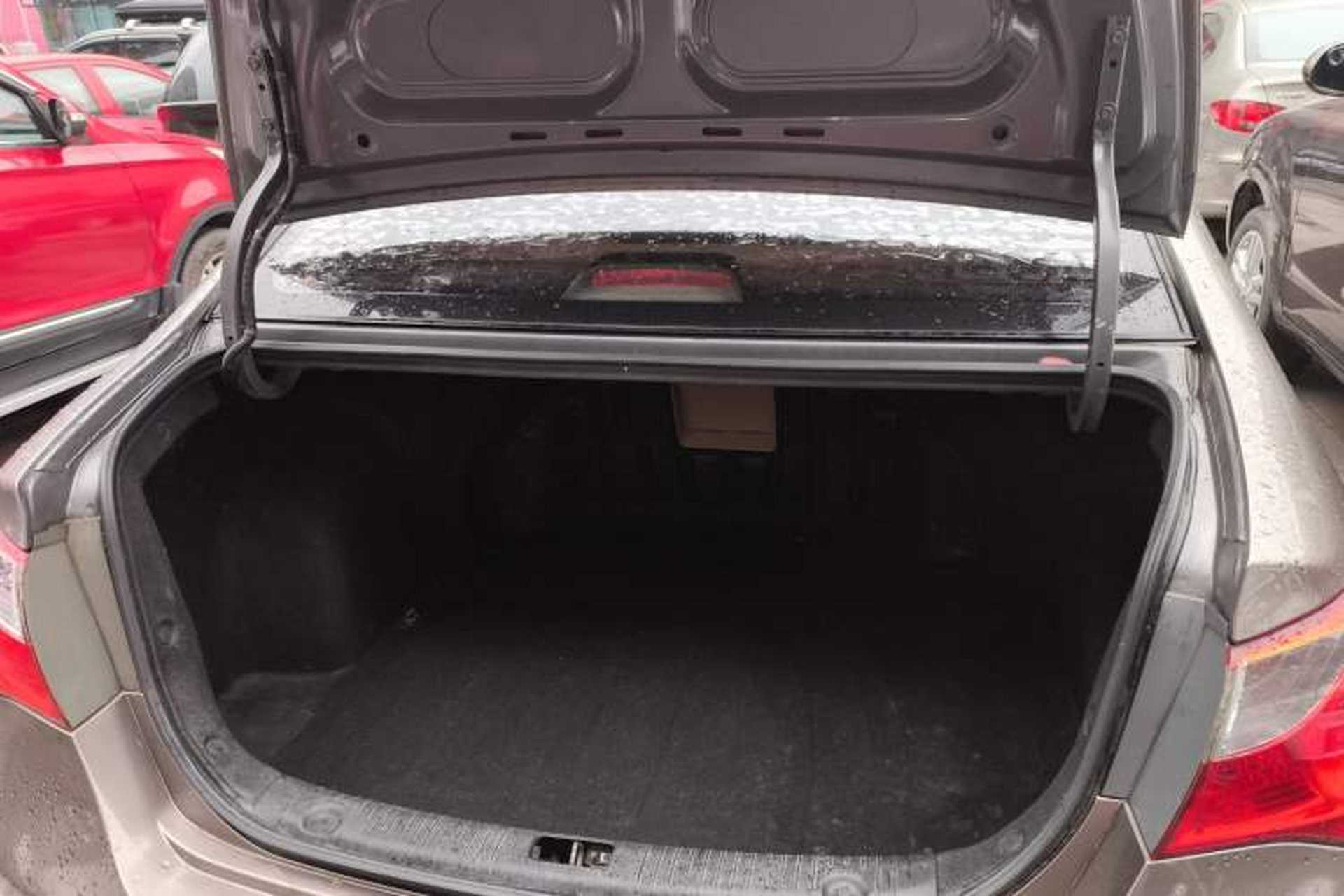 Used Hyundai Celesta 2011 1.6L Manual Luxury Model Trunk