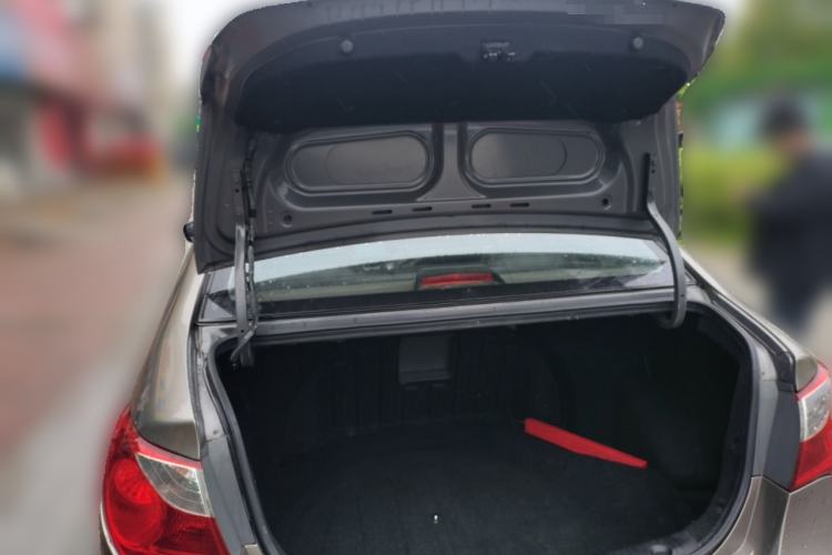 Used Hyundai Celesta 2011 1.6L Manual Luxury Model Trunk