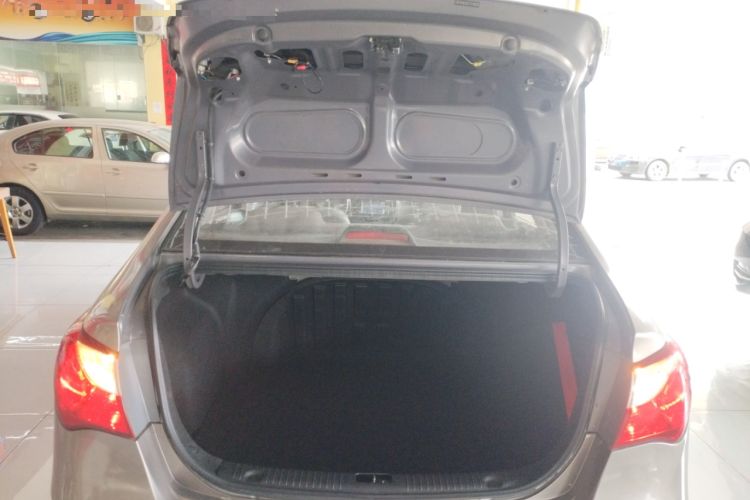 Used Hyundai Celesta 2011 1.6L Manual Comfort Edition Trunk