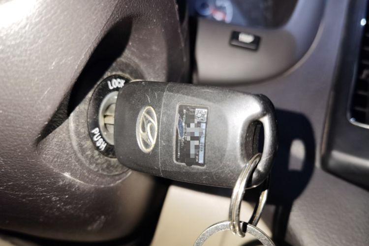 Used Hyundai Celesta 2011 1.6L Manual Comfort Edition Vehicle Key