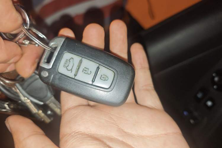 Used Hyundai Celesta 2011 1.6L Automatic Comfort Edition Vehicle Key