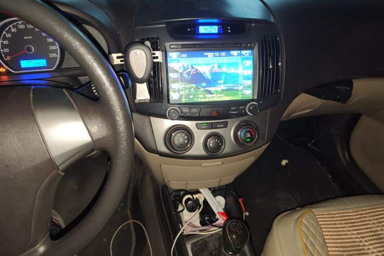 Used Hyundai Celesta 2011 1.6L Manual Comfort Edition Audio And AC Panel