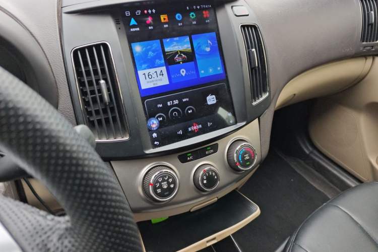 Used Hyundai Celesta 2011 1.6L Automatic Comfort Edition Audio And AC Panel