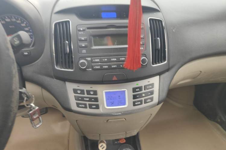 Used Hyundai Celesta 2011 1.6L Automatic Luxury Version Audio And AC Panel