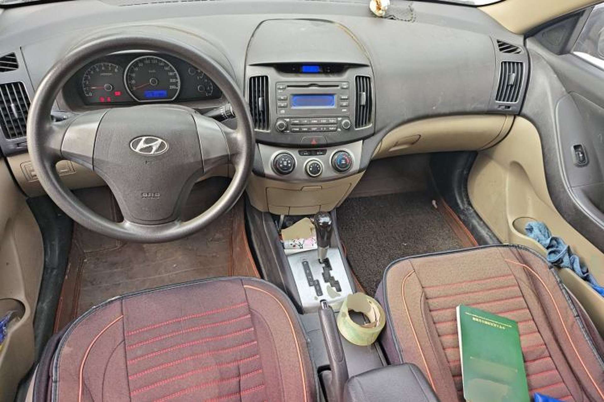 Used Hyundai Celesta 2011 1.6L Automatic Comfort Edition Center Console