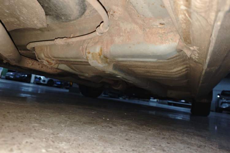 Used Hyundai Celesta 2011 1.6L Manual Comfort Edition Chassis Rear Right