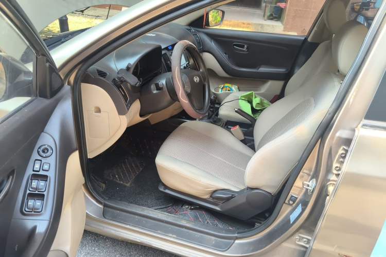 Used Hyundai Celesta 2011 1.6L Manual Comfort Edition Driver Seat