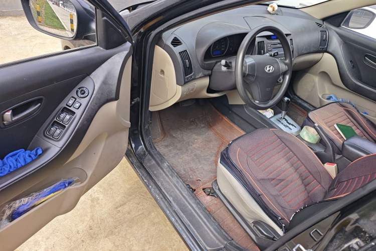 Used Hyundai Celesta 2011 1.6L Automatic Comfort Edition Driver Seat