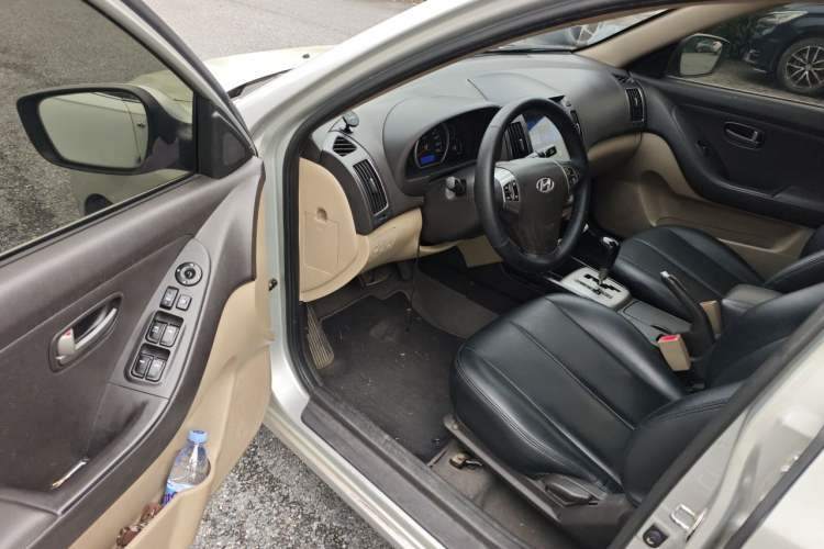 Used Hyundai Celesta 2011 1.6L Automatic Comfort Edition Driver Seat