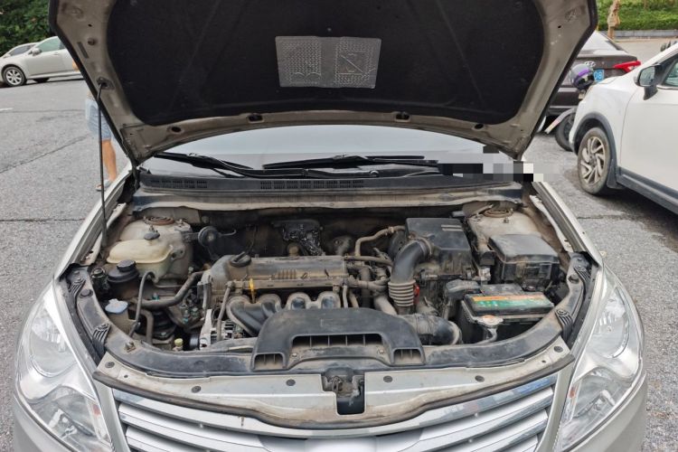 Used Hyundai Celesta 2011 1.6L Automatic Comfort Edition Engine Bay
