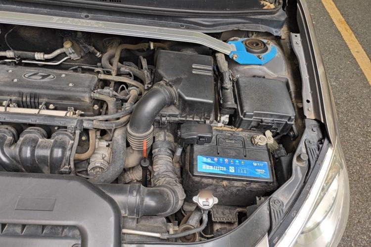 Used Hyundai Celesta 2011 1.6L Automatic Luxury Version Engine Bay Left