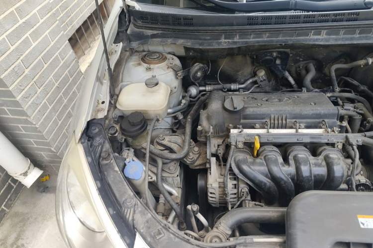 Used Hyundai Celesta 2011 1.6L Manual Comfort Edition Engine Bay Right