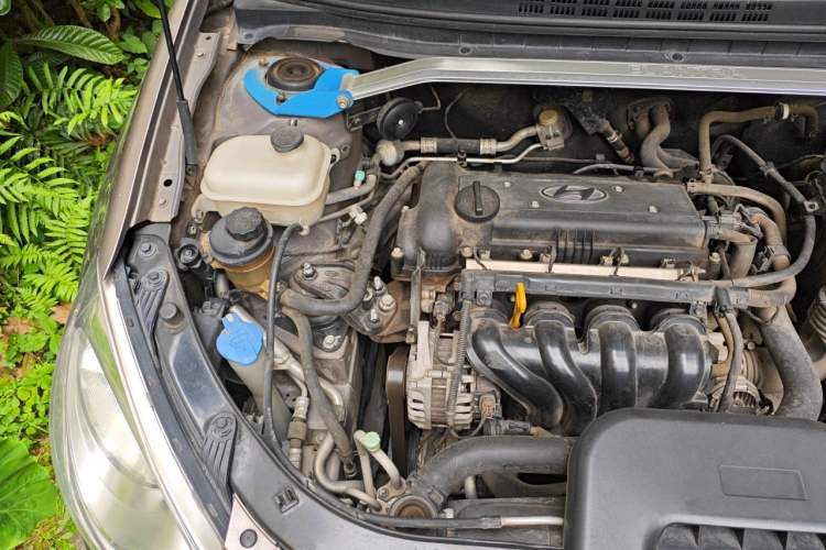 Used Hyundai Celesta 2011 1.6L Automatic Luxury Version Engine Bay Right