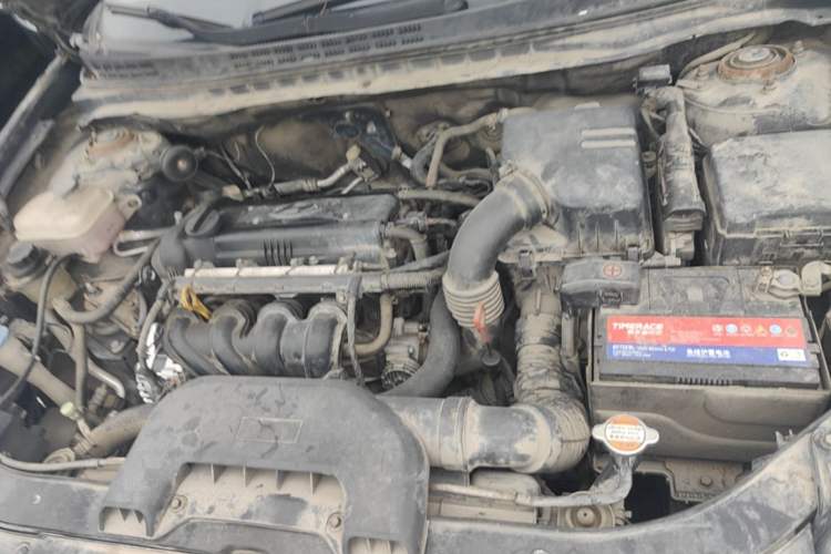 Used Hyundai Celesta 2011 1.6L Automatic Luxury Version Engine Bay