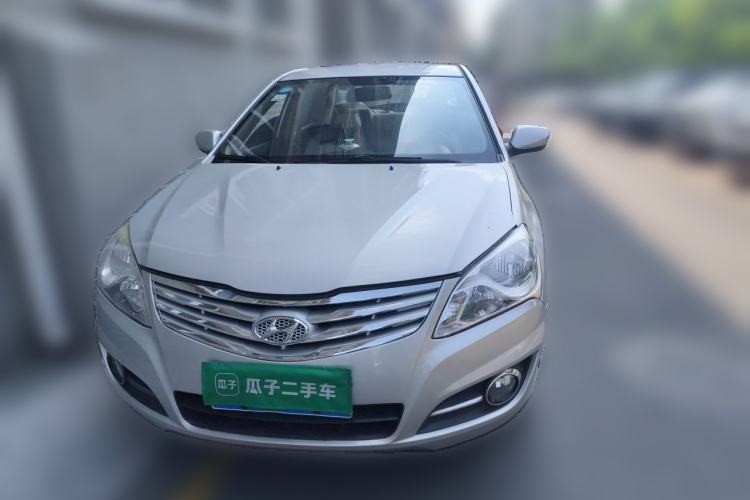 Used Hyundai Celesta 2011 1.6L Manual Comfort Edition Front