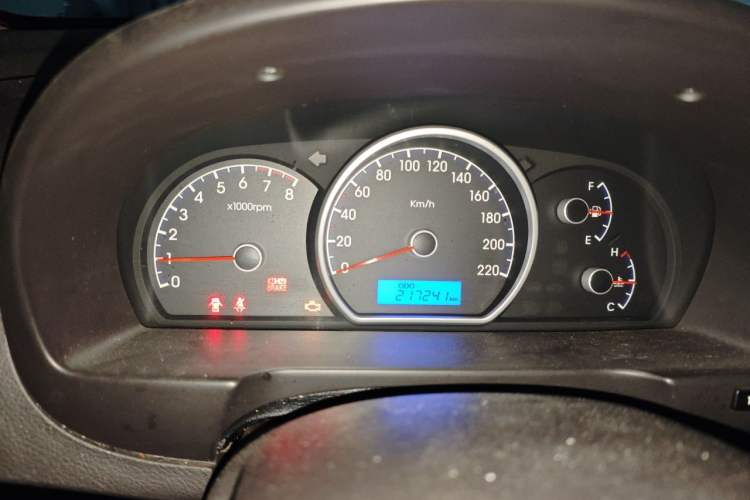 Used Hyundai Celesta 2011 1.6L Manual Comfort Edition Instrument Cluster