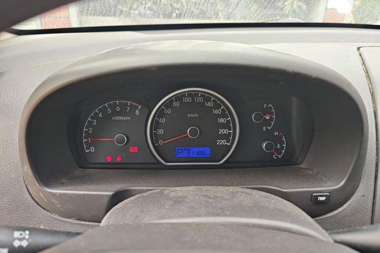 Used Hyundai Celesta 2011 1.6L Automatic Comfort Edition Instrument Cluster