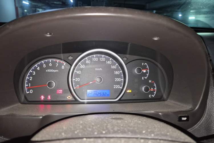Used Hyundai Celesta 2011 1.6L Automatic Comfort Edition Instrument Cluster
