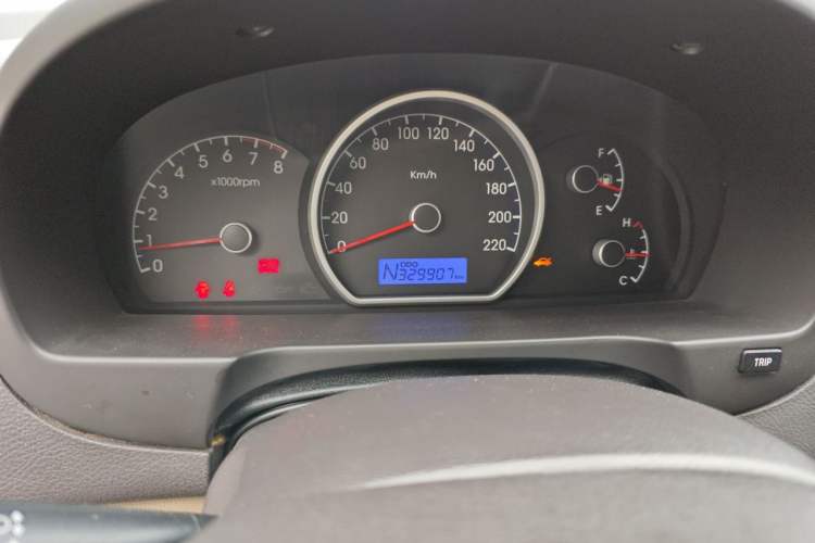Used Hyundai Celesta 2011 1.6L Automatic Comfort Edition Instrument Cluster