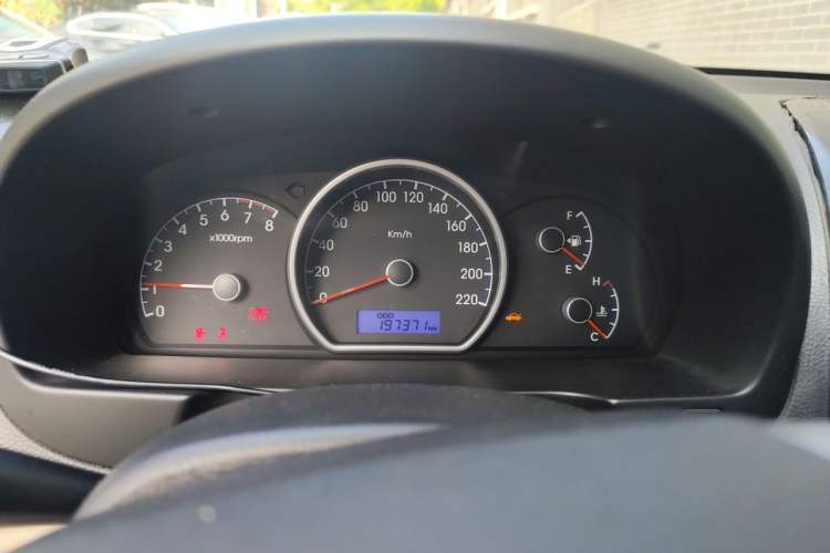 Used Hyundai Celesta 2011 1.6L Manual Comfort Edition Instrument Cluster