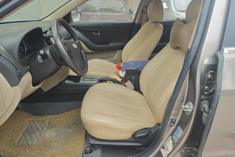 Used Hyundai Celesta 2011 1.6L Automatic Comfort Edition Left Front Seat