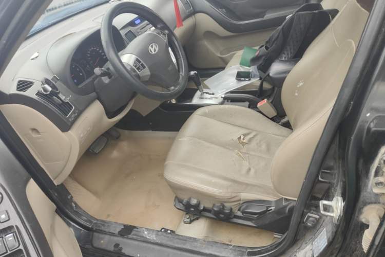 Used Hyundai Celesta 2011 1.6L Automatic Luxury Version Left Front Seat