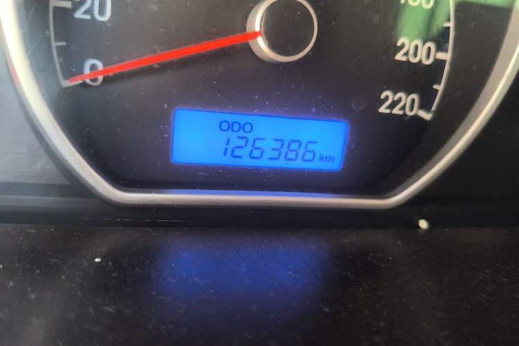 Used Hyundai Celesta 2011 1.6L Manual Comfort Edition Odometer Close Up