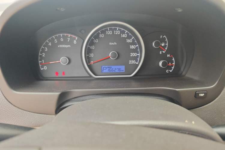 Used Hyundai Celesta 2011 1.6L Automatic Comfort Edition Odometer Close Up