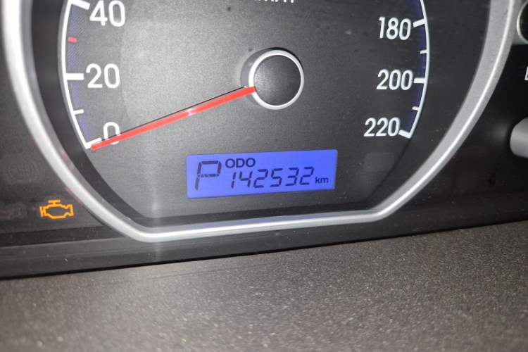 Used Hyundai Celesta 2011 1.6L Automatic Comfort Edition Odometer Close Up