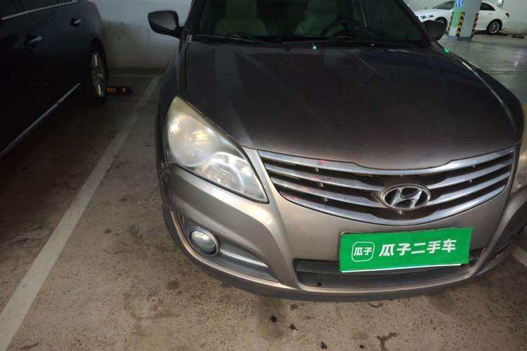Used Hyundai Celesta 2011 1.6L Manual Comfort Edition Right Front Headlight