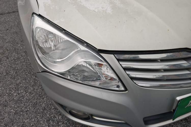 Used Hyundai Celesta 2011 1.6L Automatic Comfort Edition Right Front Headlight