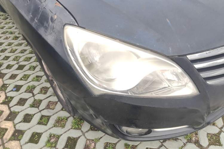 Used Hyundai Celesta 2011 1.6L Automatic Luxury Version Right Front Headlight