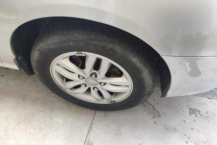Used Hyundai Celesta 2011 1.6L Manual Comfort Edition Right Front Wheel Hub