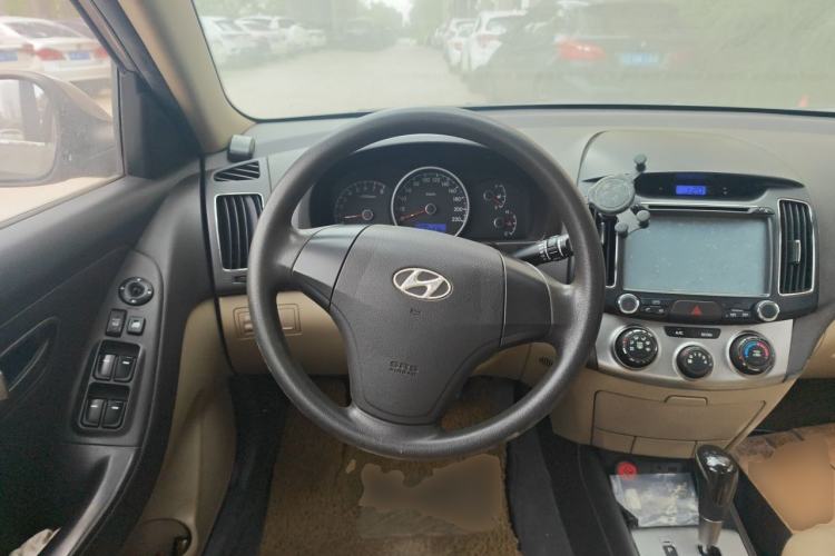 Used Hyundai Celesta 2011 1.6L Automatic Comfort Edition Steering Wheel