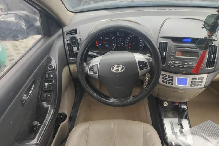 Used Hyundai Celesta 2011 1.6L Automatic Luxury Version Steering Wheel