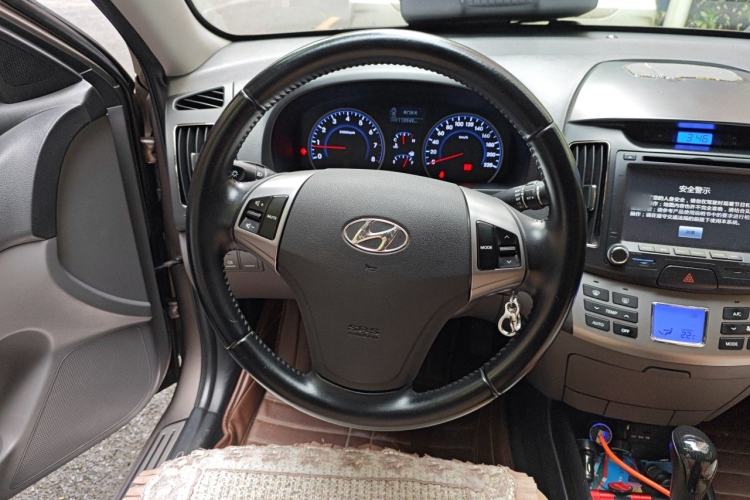 Used Hyundai Celesta 2011 1.6L Automatic Luxury Version Steering Wheel