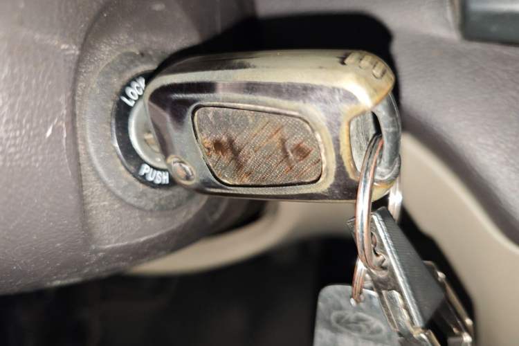 Used Hyundai Celesta 2011 1.6L Manual Comfort Edition Vehicle Key