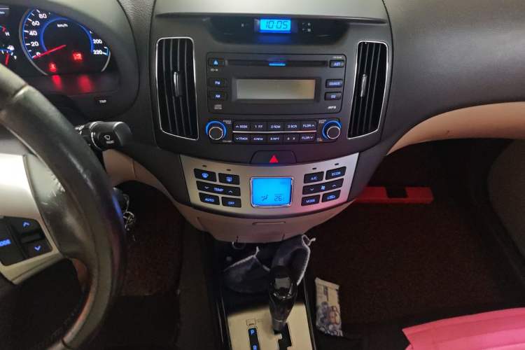 Used Hyundai Celesta 2011 1.6L Automatic Luxury Version Audio And AC Panel