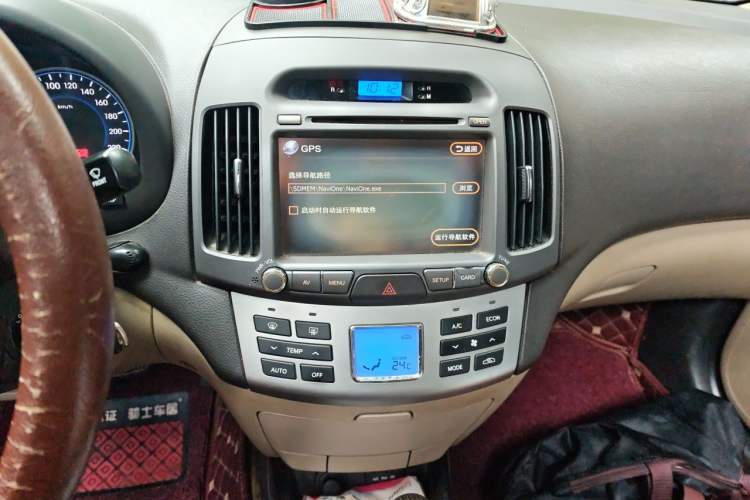 Used Hyundai Celesta 2011 1.6L Automatic Luxury Version Audio And AC Panel