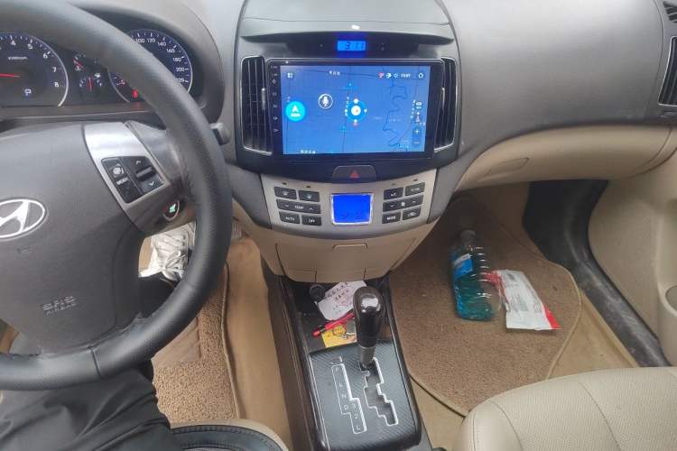 Used Hyundai Celesta 2011 1.6L Automatic Top-Tier Version Audio And AC Panel