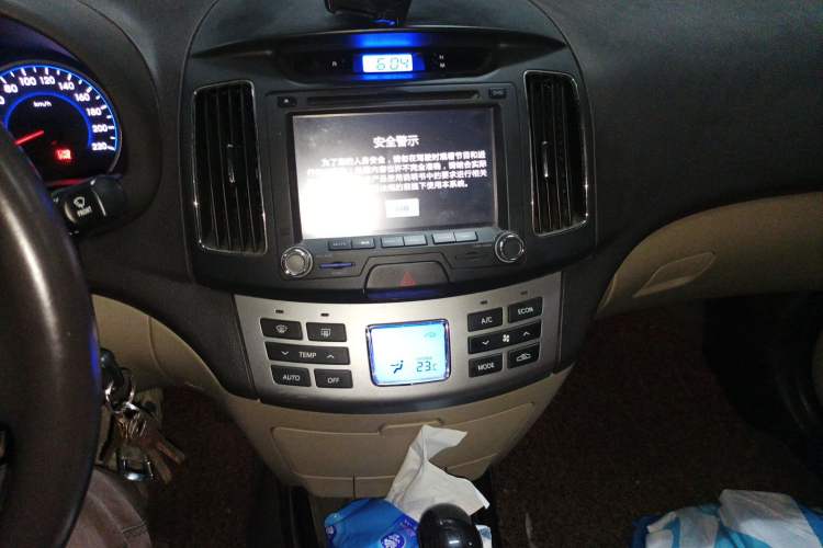 Used Hyundai Celesta 2011 1.6L Automatic Luxury Version Audio And AC Panel