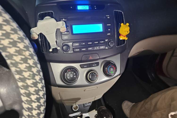 Used Hyundai Celesta 2011 1.6L Automatic Comfort Edition Audio And AC Panel