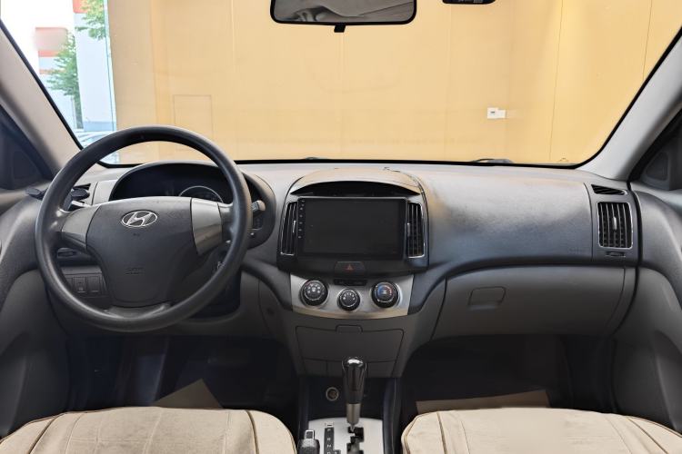 Used Hyundai Celesta 2011 1.6L Automatic Comfort Edition Audio And AC Panel