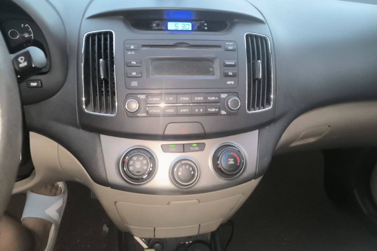Used Hyundai Celesta 2011 1.6L Automatic Comfort Edition Audio And AC Panel